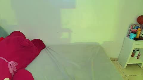 Snapshot of cami_bunnygirlx chatting on May 12, 4:31 am CAMI online show from May 12, 4:31 am