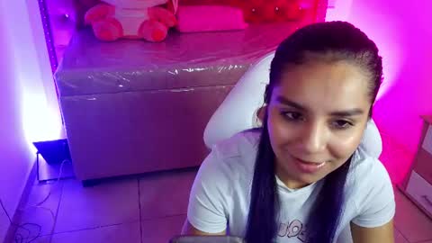 Snapshot of cami_monroe_m chatting on June 10, 1:21 pm cami online show from June 10, 1:21 pm