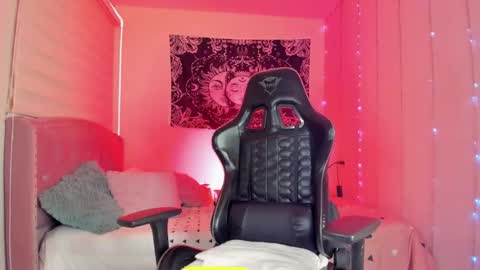 Snapshot of camiilaatorres chatting on November 21, 3:38 am camila online show from November 21, 3:38 am