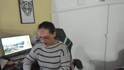 Snapshot of camila_bj chatting on May 14, 5:14 am camila_bj online show from May 14, 5:14 am