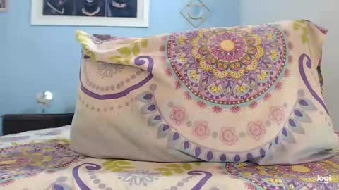 Snapshot of camila_blandexxxx chatting on December 2, 5:37 am Instagram camila blande1 online show from December 2, 5:37 am