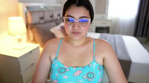 Camila buitrago online show from December 14, 6:01 pm