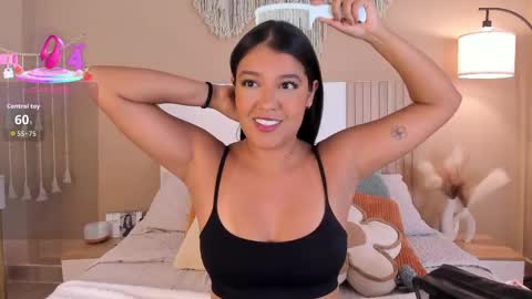 camila_bustamante_ online show from April 7, 5:02 pm