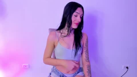 Snapshot of camila_coxx chatting on May 29, 6:28 pm s online show from May 29, 6:28 pm