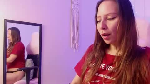 Snapshot of camila_delarosa chatting on June 15, 1:46 pm camila online show from June 15, 1:46 pm