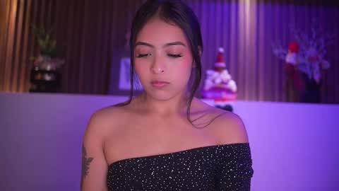 Camila online show from December 21, 8:05 pm