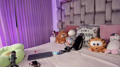 Camila online show from January 28, 2:43 am