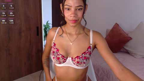 Snapshot of camila_moretti chatting on November 4, 4:28 pm Camila online show from November 4, 4:28 pm