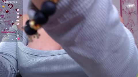 Snapshot of camila_pandora_ch chatting on December 15, 1:43 pm Cami online show from December 15, 1:43 pm