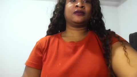 Snapshot of camila_sandoval_01 chatting on February 28, 12:43 am Camila online show from February 28, 12:43 am