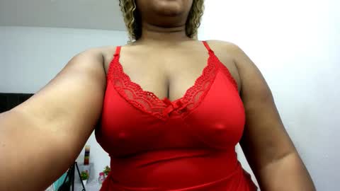 Snapshot of camila_sandoval_01 chatting on December 14, 9:58 am Camila online show from December 14, 9:58 am