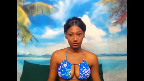 Snapshot of camilaasexyy chatting on February 15, 8:44 am camilaasexyy online show from February 15, 8:44 am