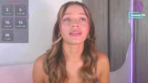 Snapshot of camilamonroee chatting on May 7, 2:33 pm Camila Monroee online show from May 7, 2:33 pm