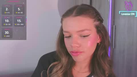 Snapshot of camilamonroee chatting on May 26, 1:29 pm Camila Monroee online show from May 26, 1:29 pm