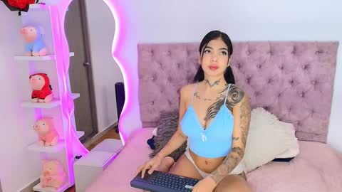 Camila Velour  online show from May 25, 10:54 am