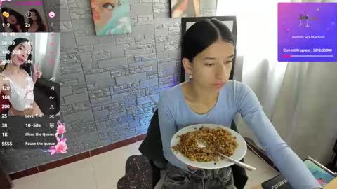 Snapshot of camilavill chatting on February 22, 7:01 pm CamilaVill online show from February 22, 7:01 pm