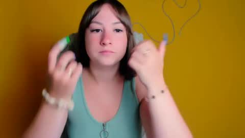 Snapshot of camilla_body chatting on June 22, 5:26 am Camilla online show from June 22, 5:26 am