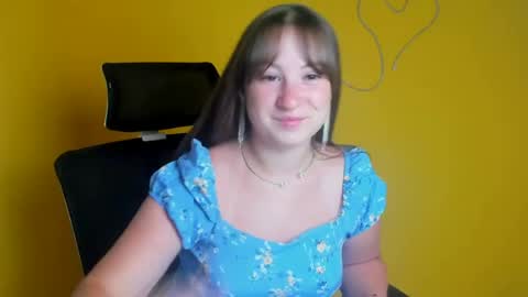 Snapshot of camilla_body chatting on June 25, 6:29 am Camilla online show from June 25, 6:29 am