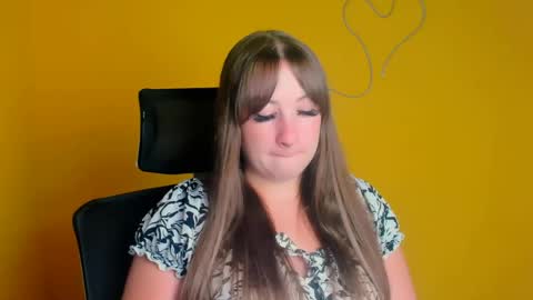Snapshot of camilla_body chatting on July 1, 5:31 am Camilla online show from July 1, 5:31 am