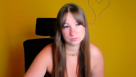 Snapshot of camilla_body chatting on July 2, 5:57 am Camilla online show from July 2, 5:57 am