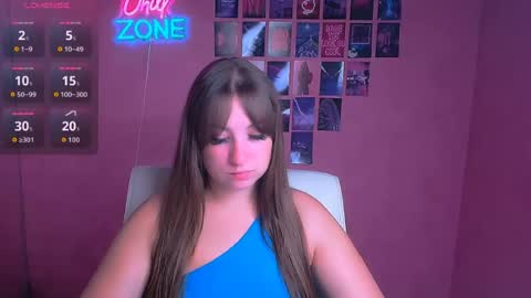 Snapshot of camilla_body chatting on July 17, 5:36 am Camilla online show from July 17, 5:36 am