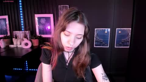 Camilla online show from April 9, 6:19 am