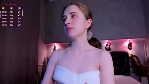 Camilla online show from January 14, 1:11 am