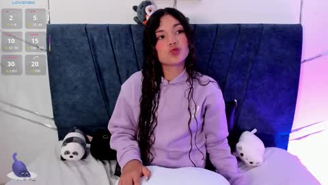 Snapshot of camilla_miller01 chatting on November 8, 2:28 pm camilla_miller01 online show from November 8, 2:28 pm