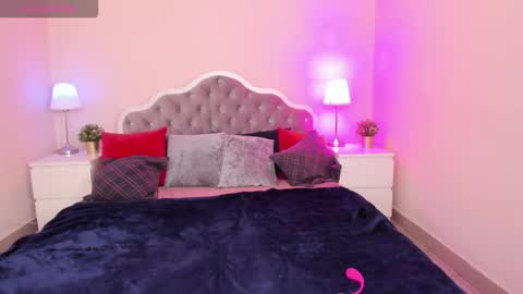 Snapshot of camilladreamer chatting on October 15, 4:18 pm camilladreamer online show from October 15, 4:18 pm