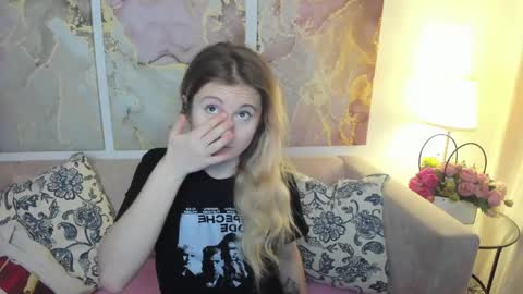 camilladreamer online show from May 26, 12:45 pm