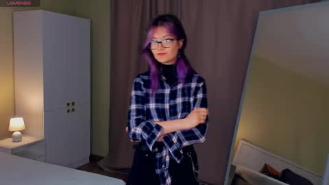 Emily online show from April 5, 1:30 pm