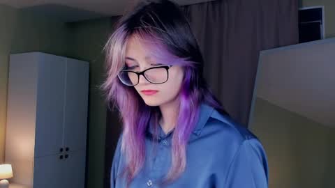 Emily online show from April 8, 3:23 pm