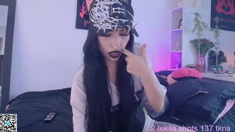 Snapshot of camille_666 chatting on April 27, 8:40 pm Camille online show from April 27, 8:40 pm