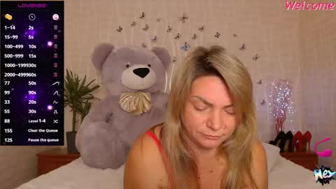 Snapshot of camille_game chatting on December 3, 6:37 am Camille Game online show from December 3, 6:37 am