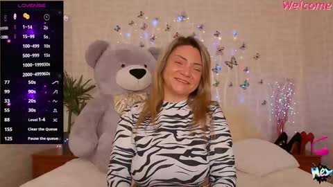 Snapshot of camille_game chatting on December 7, 12:30 am Camille Game online show from December 7, 12:30 am