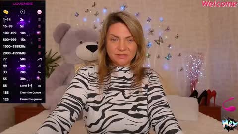 Snapshot of camille_game chatting on December 7, 4:42 am Camille Game online show from December 7, 4:42 am