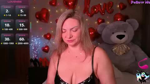 Snapshot of camille_game chatting on June 8, 10:43 pm Camille Game online show from June 8, 10:43 pm