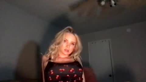 camilleclairexo online show from April 12, 4:50 am