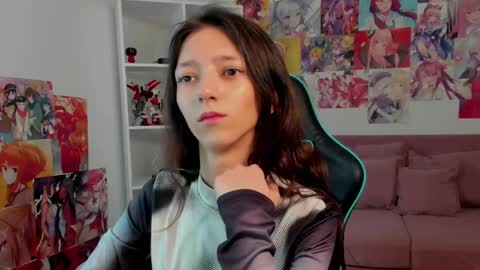 camillewhite online show from April 2, 5:16 am