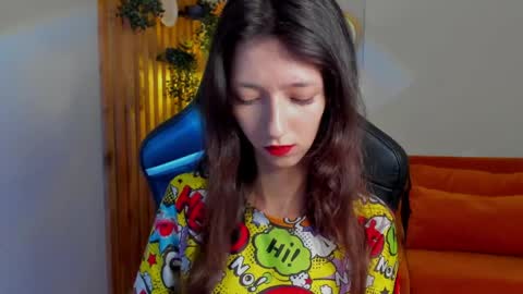 camillewhite online show from April 8, 4:23 am