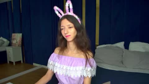 camillewhite online show from April 10, 4:17 am
