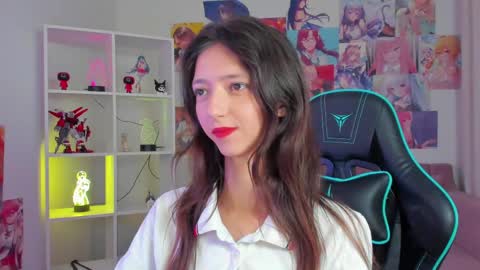 camillewhite online show from April 13, 4:07 am