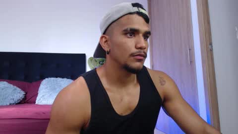 camilo_contre21 online show from February 9, 8:46 pm