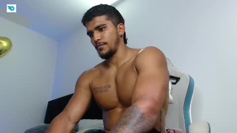 camilo_contre21 online show from May 26, 6:26 pm