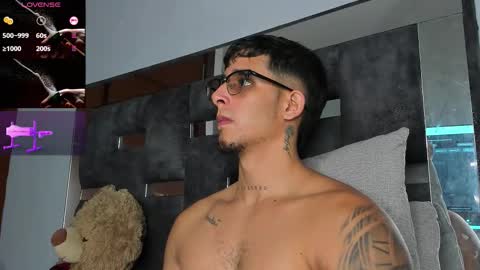   INDEPENDENT MODEL online show from October 22, 6:02 am