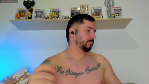 camilo_restrepo21 online show from August 2, 11:36 pm