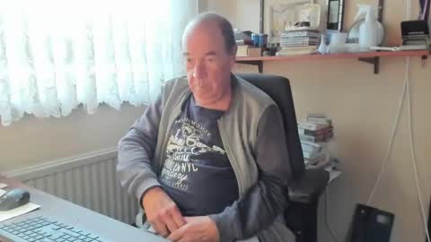 Cammee online show from December 2, 9:56 am