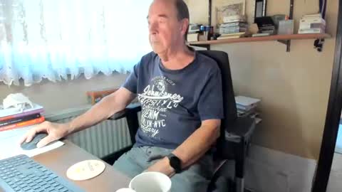 Cammee online show from August 7, 6:26 am