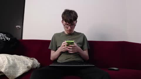 Snapshot of cammykev chatting on September 21, 8:05 am online show from September 21, 8:05 am