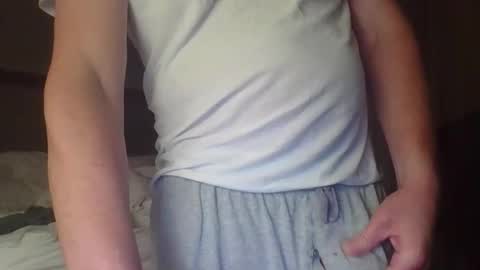 Snapshot of cammyman6900 chatting on November 17, 10:48 pm cammyman6900 online show from November 17, 10:48 pm